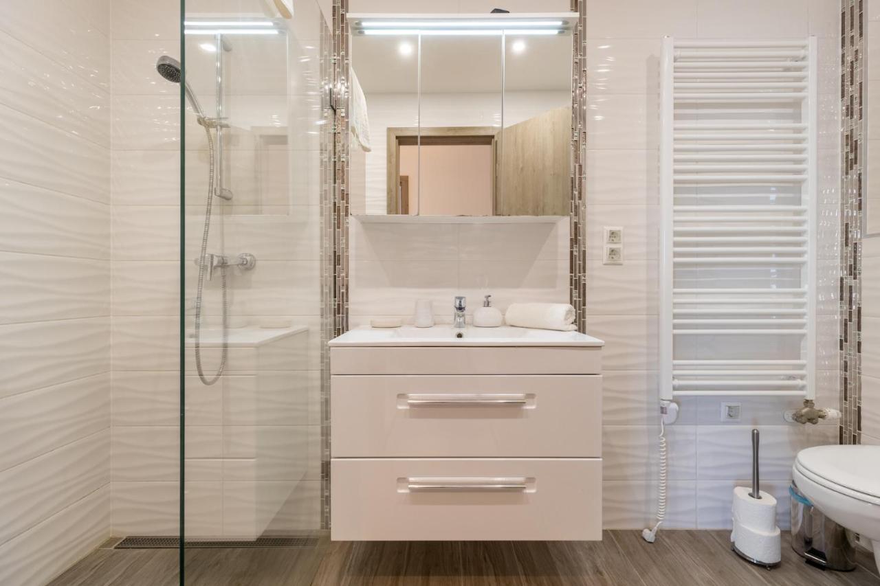 Admiral Luxury VI Apartman By Bltn Siofok Bagian luar foto